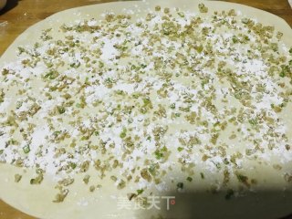 美味的猪油渣葱花饼的做法步骤：5