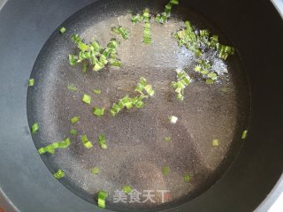 韭菜鸡蛋面的做法步骤：4