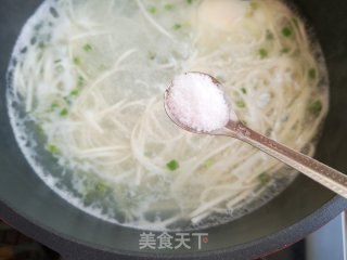 韭菜鸡蛋面的做法步骤：7