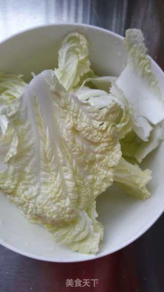 白菜鸡蛋面的做法步骤：1