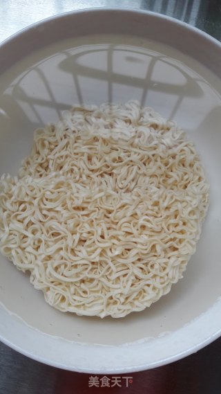 白菜鸡蛋面的做法步骤：5