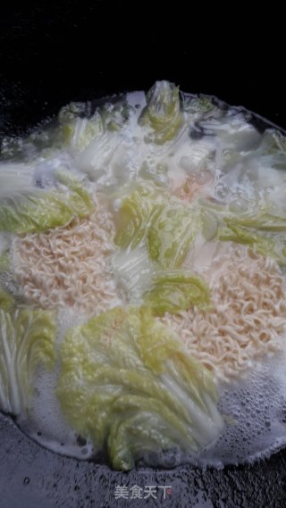 白菜鸡蛋面的做法步骤：7