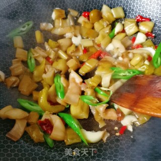 酸芋荷爆炒猪肚的做法步骤：7