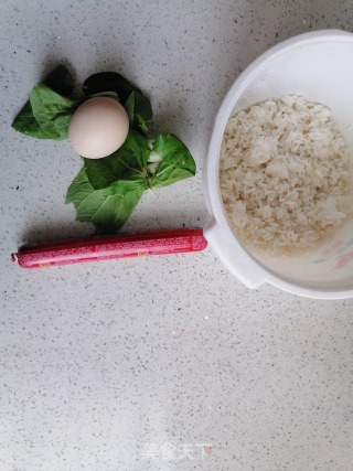 鸡蛋炒饭的做法步骤：1