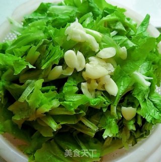 炒生菜的做法步骤：3