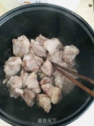 羊肉炖萝卜的做法步骤：4
