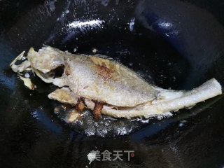红烧黄鱼的做法步骤：3