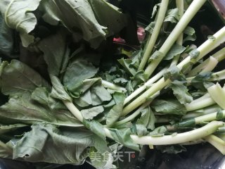 焯拌白萝卜梗儿的做法步骤：1