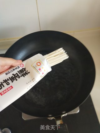 炸酱面的做法步骤：3