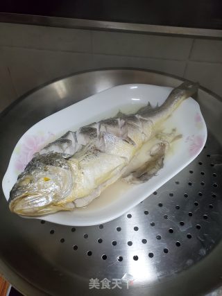 豉汁蒸黄花鱼的做法步骤：6