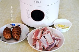 芋头烧排骨的做法步骤：1