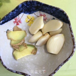 鸡肉烧时蔬的做法步骤：3