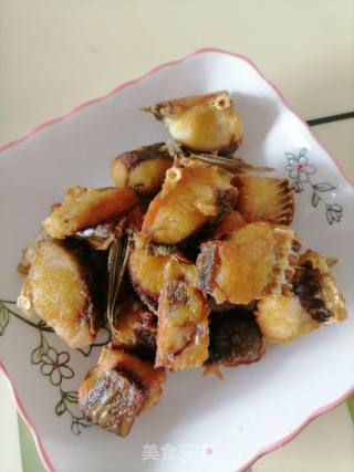 青蒜苗烧鱼块的做法步骤：4