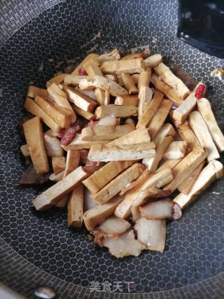 蒜苔炒香干的做法步骤：5