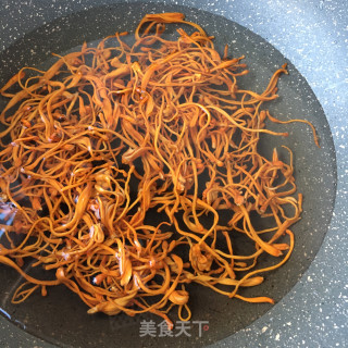 虫草花拌鸽胸肉的做法步骤：1