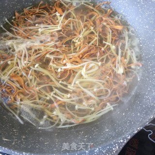 虫草花拌鸽胸肉的做法步骤：6