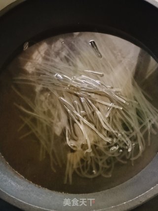 菠菜拌粉条的做法步骤：3