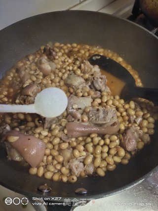 黄豆炖猪脚的做法步骤：3