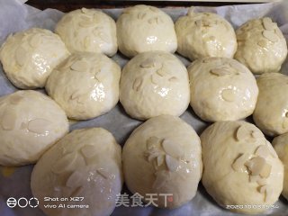 奶黄杏仁面包的做法步骤：14