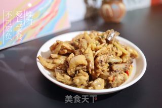 啤酒焖鸡肉的做法步骤：1