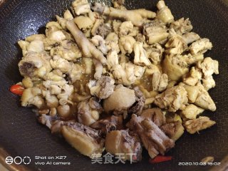 啤酒焖鸡肉的做法步骤：5