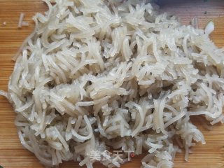萝卜缨香菇豆腐粉条包的做法步骤：15