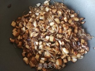 萝卜缨香菇豆腐粉条包的做法步骤：22