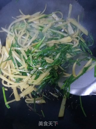 韭菜炒土豆丝的做法步骤：5