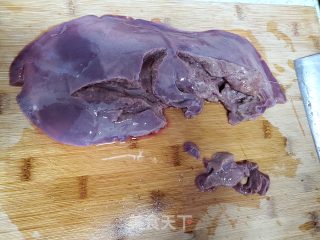 炒猪肝的做法步骤：1