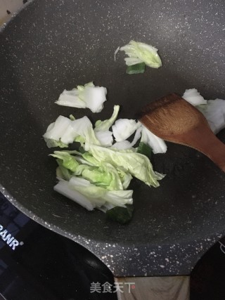“白菜”白菜豆腐粉丝虾煲的做法步骤：8