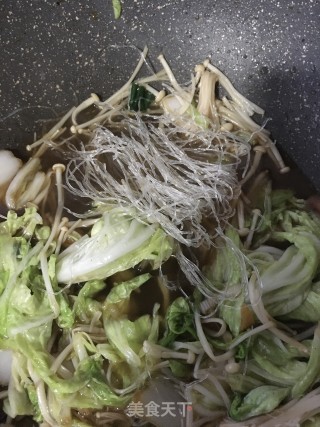 “白菜”白菜豆腐粉丝虾煲的做法步骤：10