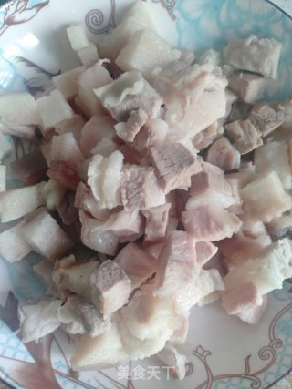 小煎五花肉的做法步骤：1