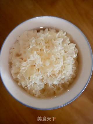 红薯银耳甜汤的做法步骤：1
