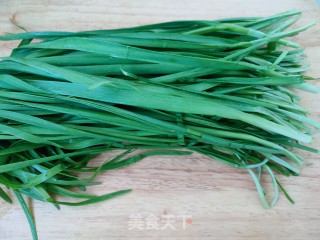 干豆腐炒韭菜的做法步骤：2