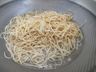 干豆腐炒韭菜的做法步骤：5