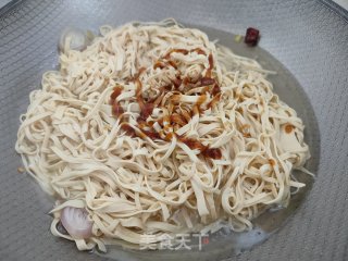 干豆腐炒韭菜的做法步骤：7