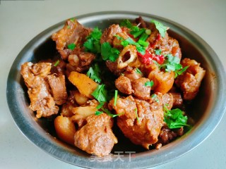 “ 炖菜 ”酱炖肘骨的做法步骤：4