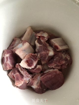 四季豆红烧排骨的做法步骤：1