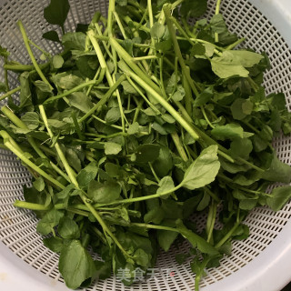 西洋菜瘦肉汤的做法步骤：1