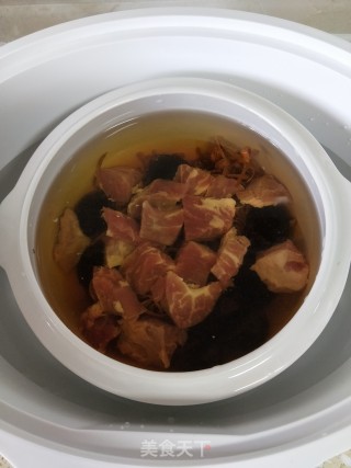 黑蒜虫草花瘦肉汤的做法步骤：5