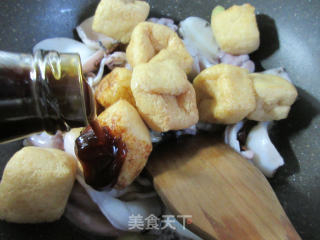 油豆腐烧乌贼的做法步骤：7
