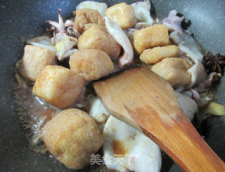 油豆腐烧乌贼的做法步骤：10