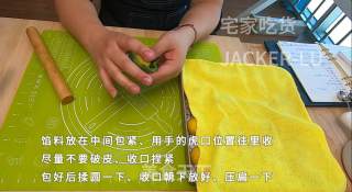 奶黄椰蓉桃花酥，需要“一点”耐心的小甜品，完成后成就感十足。的做法步骤：20