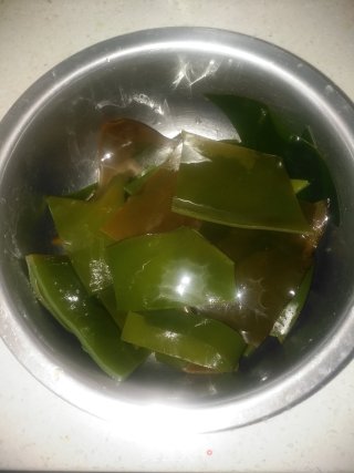 大骨汤炖海带萝卜的做法步骤：3