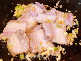 西红柿白菜炒五花肉的做法步骤：6