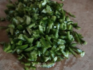 青椒炒鸡蛋的做法步骤：1