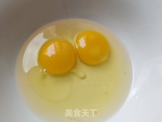 青椒炒鸡蛋的做法步骤：2