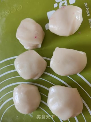 火龙果麻薯软欧包的做法步骤：17