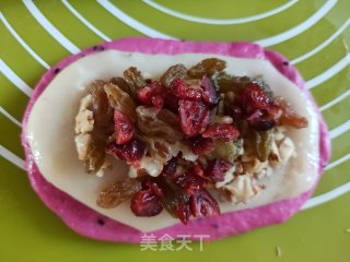 火龙果麻薯软欧包的做法步骤：21