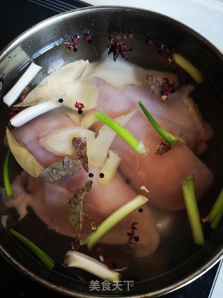 自制鸡肉松的做法步骤：1